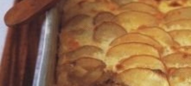 Картофельная запеканка с маринованным лососем