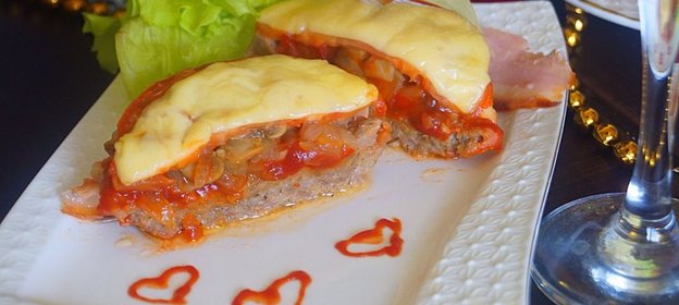 Мини-запеканки из фарша с овощами и грибами