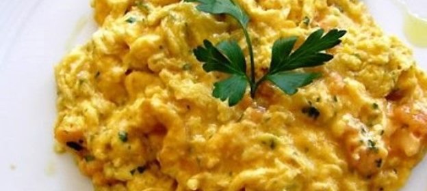 Жареные целиком яйца