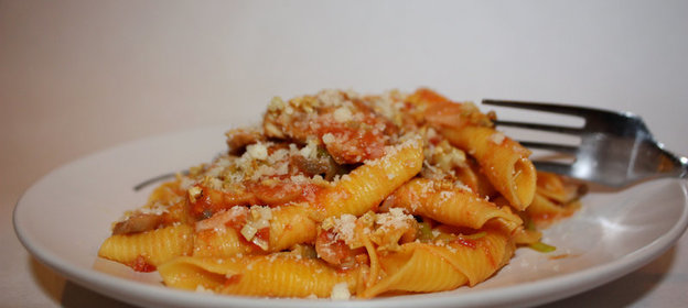 Паста с шампиньонами и миндальным соусом