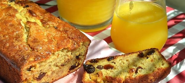 Вкусный кекс с изюмом