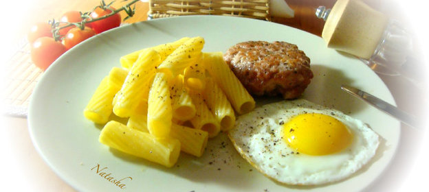 Бифштекс рубленный с яйцом