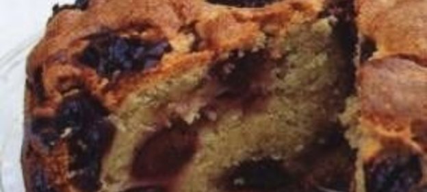 Ореховый кекс с вишней