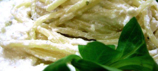 Спагетти в курином соусе alla biancaneve (Белоснежка)