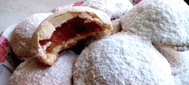 Творожное печенье с айвой