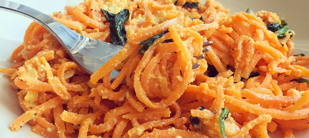Спагетти из батата со шпинатом
