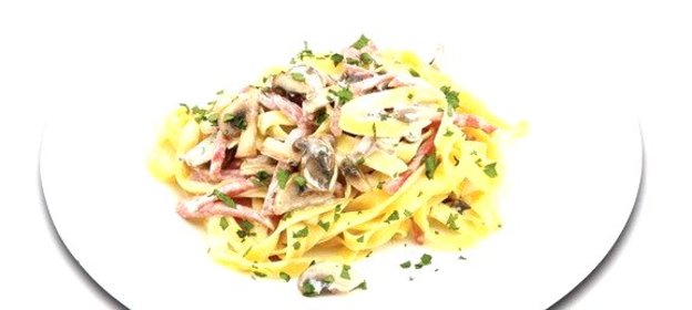 Паста с шампиньонами и ветчиной