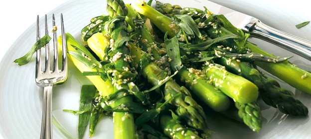 Салат из спаржи с эстрагоном