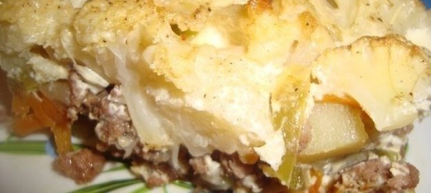 Запеканка из цветной капусты и фарша