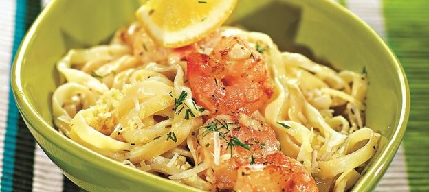 Лапша с креветками в сливочном соусе