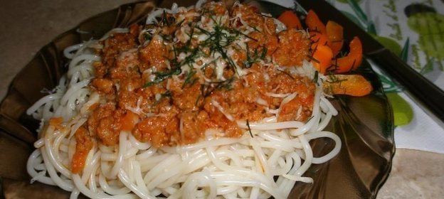 Макароны с соусом болоньезе