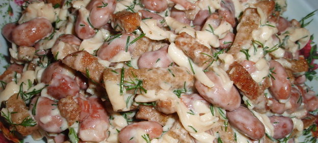 Салат из фасоли с сыром