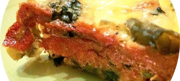 Овощная запеканка с зеленой фасолью, брюссельской капустой и шпинатом