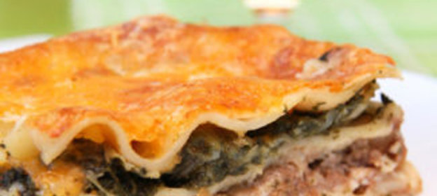 Лазанья с овощами и говядиной