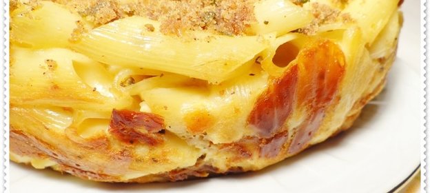 Макаронная запеканка с вялеными томатами и моцареллой