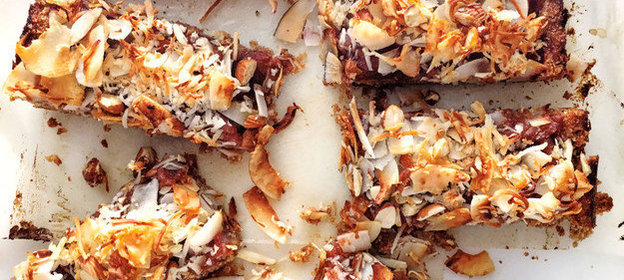 Кокосовые батончики с финиками