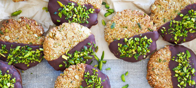 Овсяное печенье с миндалем и фисташками