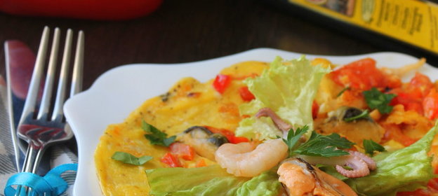 Омлет с морским коктейлем