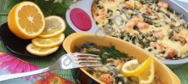 Рисовая запеканка с лососем и фасолью