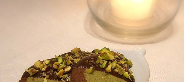 шоколадное печенье с фисташками