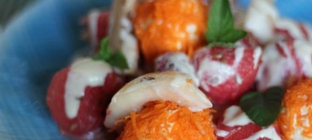 Салат из арбуза с творожно-морковными шариками