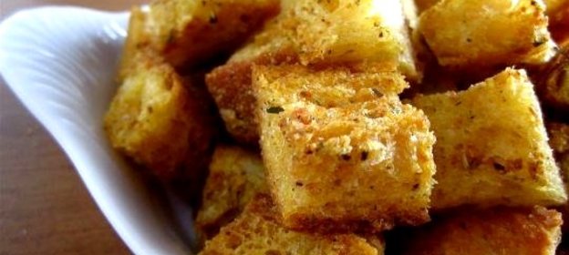 Домашние сухарики из белого хлеба