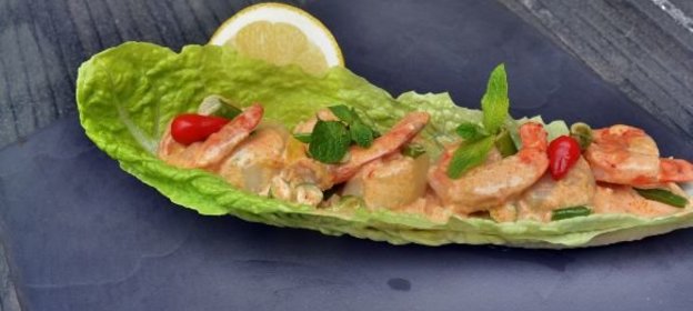 Пикантный соус с маринованными огурцами