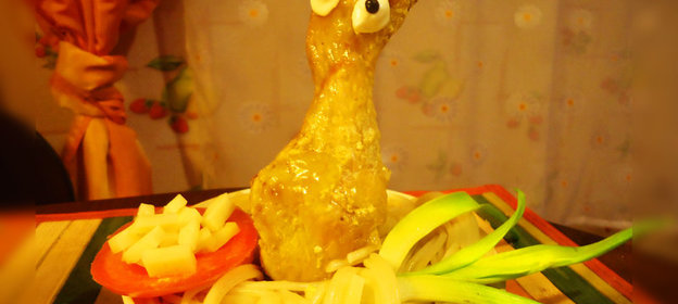 Веселая Подача Спагетти и Куриной Ножки)))))