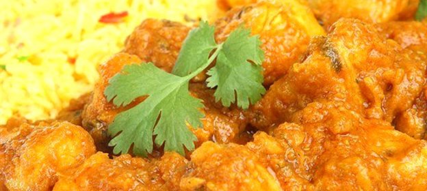 Курица в сливочном соусе карри с ананасом