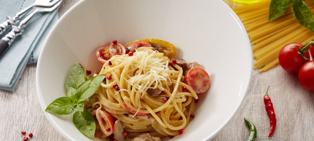 СПАГЕТТИ С ТЕЛЯТИНОЙ В СЛИВОЧНО-ТРЮФЕЛЬНОМ СОУСЕ