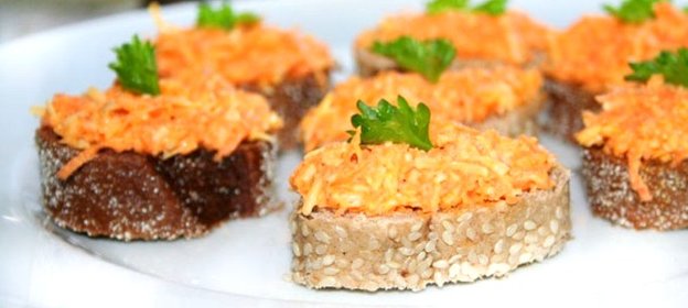 Салат из моркови и сыра