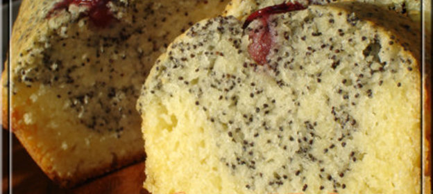 Кекс вишневый с маком