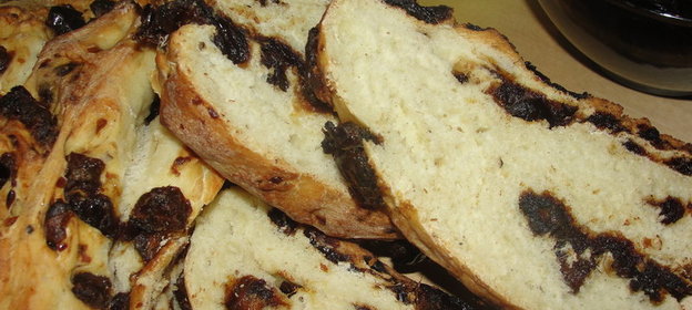 Хлеб с финиками : - )