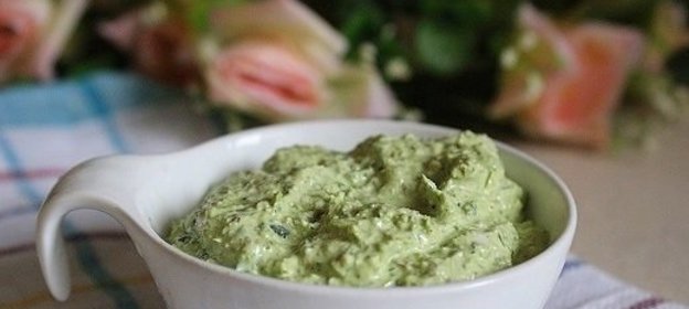 Зеленый ореховый соус