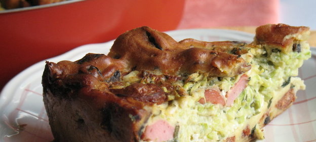 Запеканка в заварном тесте с кабачками и сосисками