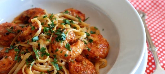 Паста с жареными креветками и лимонно-чесночным маслом