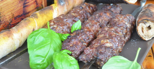 Кебабы Ореховые и хлебушек-ассорти-гриль