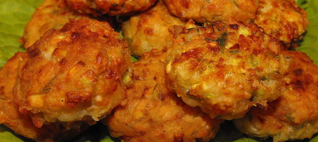 Фрикадельки из баклажанов и кабачков