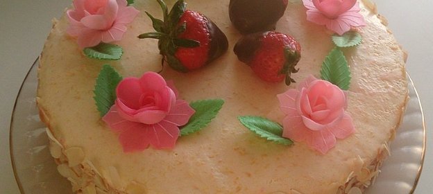 Бисквитный торт с творожно-фруктовым кремом
