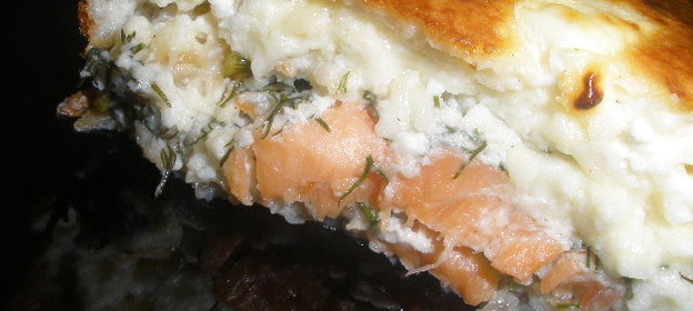 Запеканка с лососем и четырьмя видами сыров