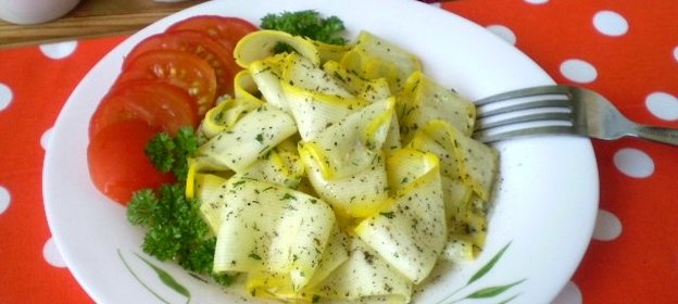 Быстрые маринованные кабачки