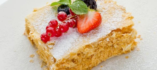 Мильфей с ягодами