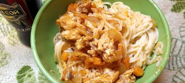 Спагетти с соусом