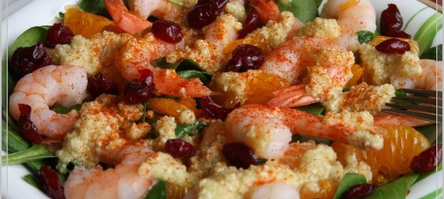 Салат из шпината с грейпфрутом,мандарином и креветками