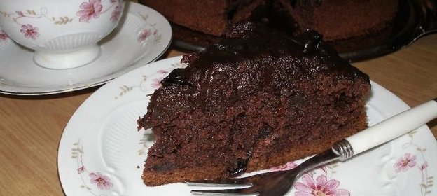 Пирог Сумасшедший с шоколадной глазурью