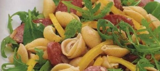 Паста с копчеными колбасками