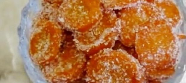 Яичница с черным хлебом