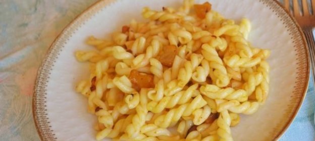 Макароны со шкварками по-венгерски