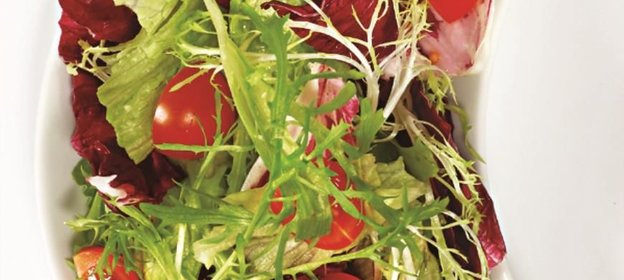 Салат-микс с помидорами черри