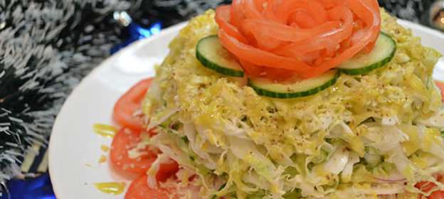 Салат из колбасы с капустой